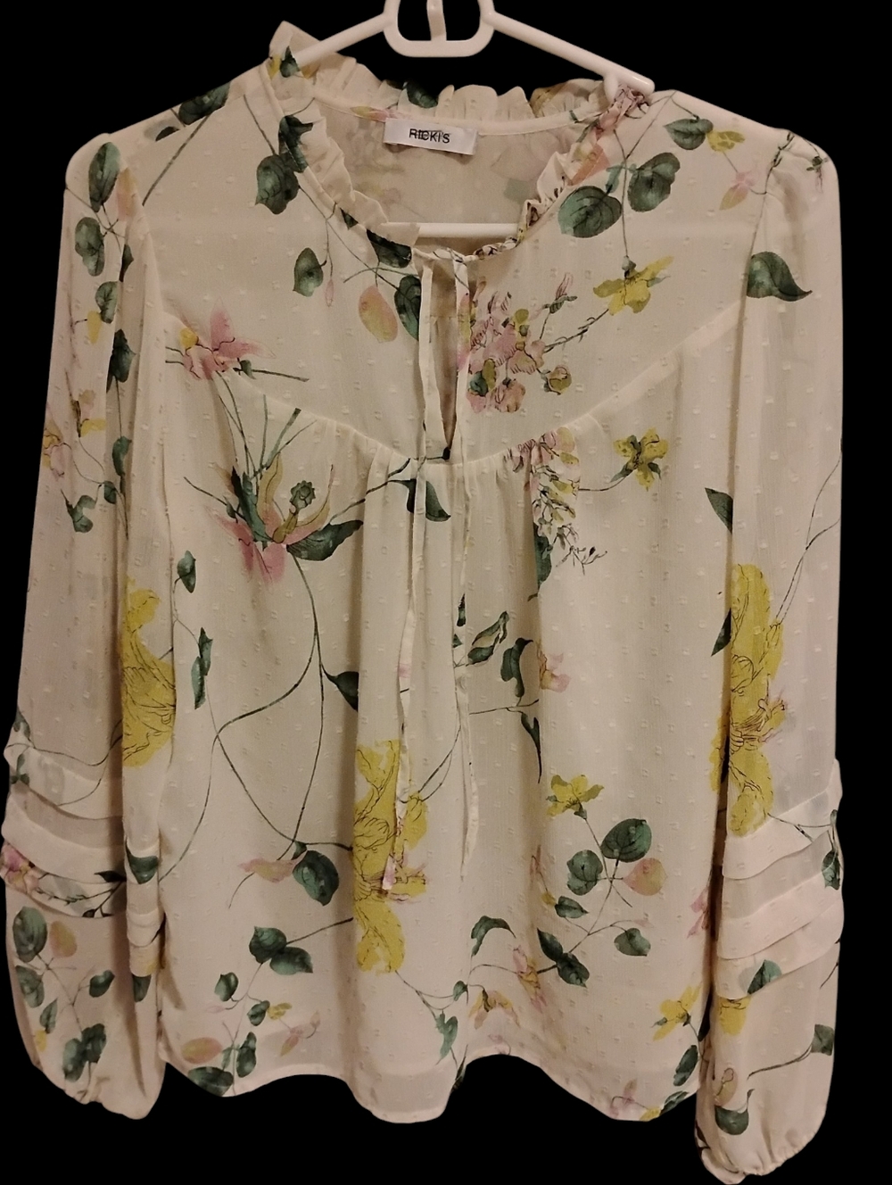 Vintage Floral Lined Scoop-Neck Blouse.